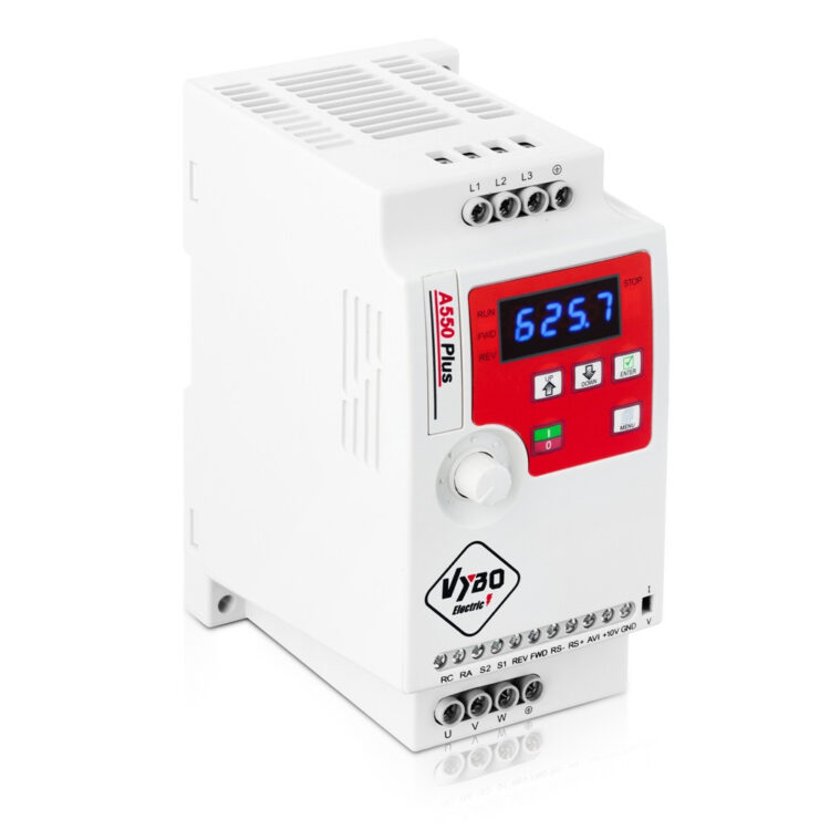 Convertitore di frequenza 1,5 kW 230V A550 Plus Italia In magazzino